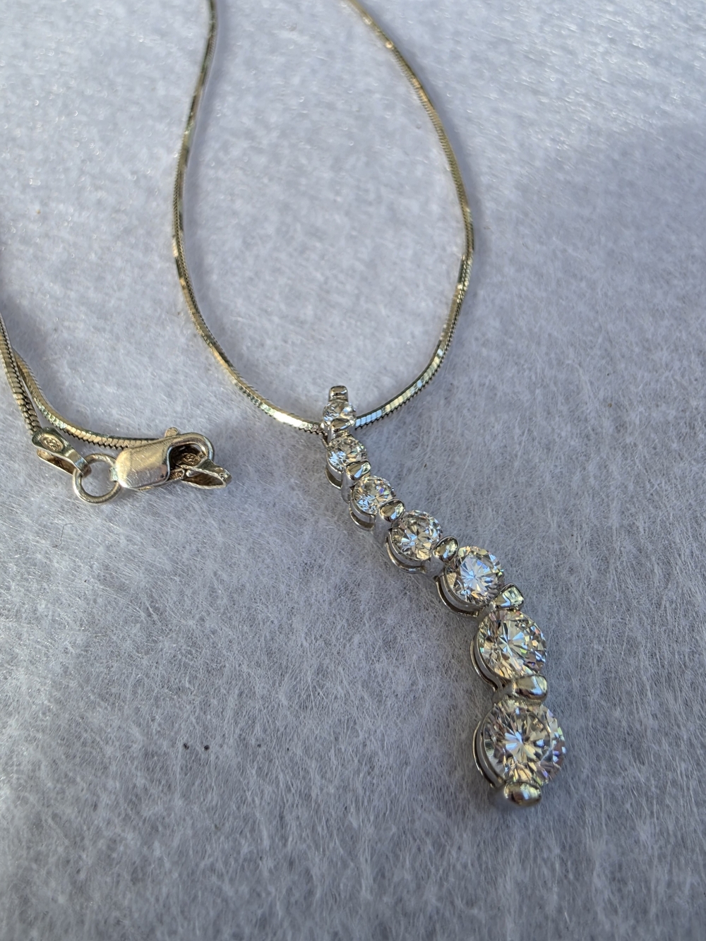 Sterling Silver Graduated Crystal Pendant Necklace - 5.42 g